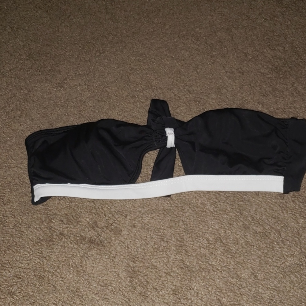 NWOT BLACK AND WHITE BANDEAU BIKINI TOP SIZE MED